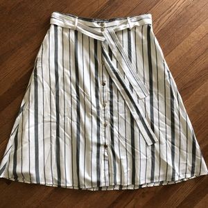 LOFT Striped Tie Waist Snaps Front MIDI Skirt Grey/White Pockets Belt Size 14